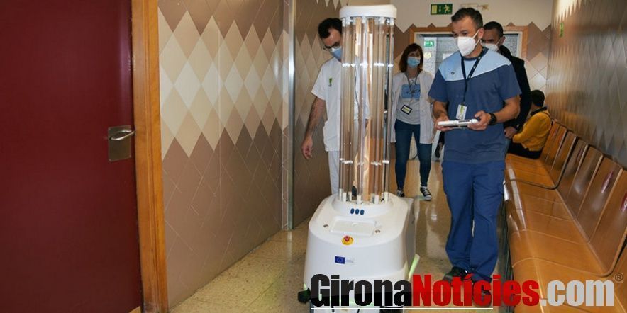 Robot per desinfecció de virus 