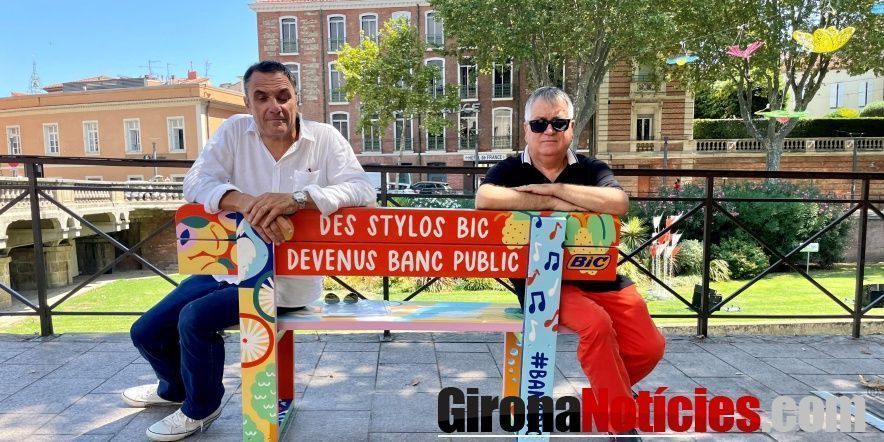 Un banc « Bic » vient d’être installé par la Ville de Perpignan 