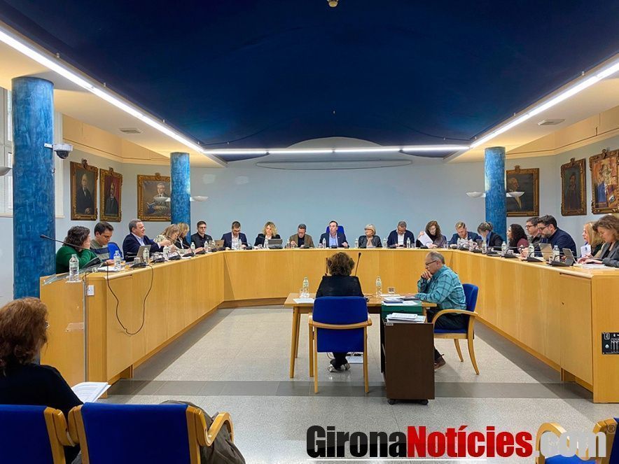 Ple Ajuntament d'Olot 