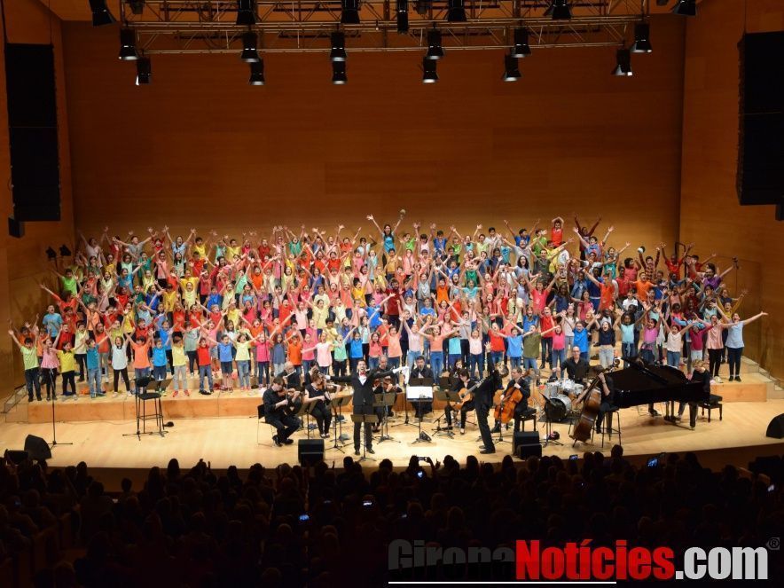 Tots junts a cantar 