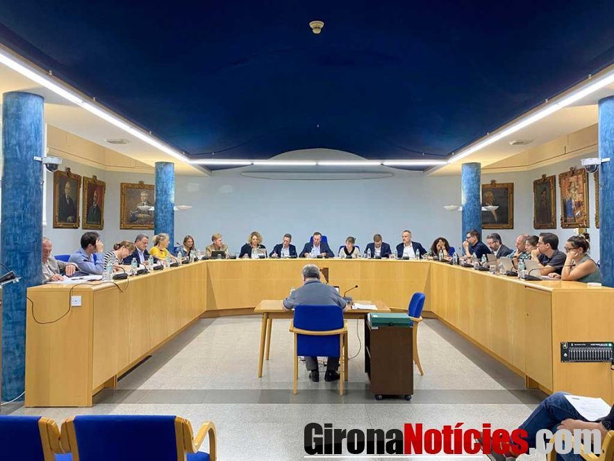 Ple Ajuntament d'Olot 