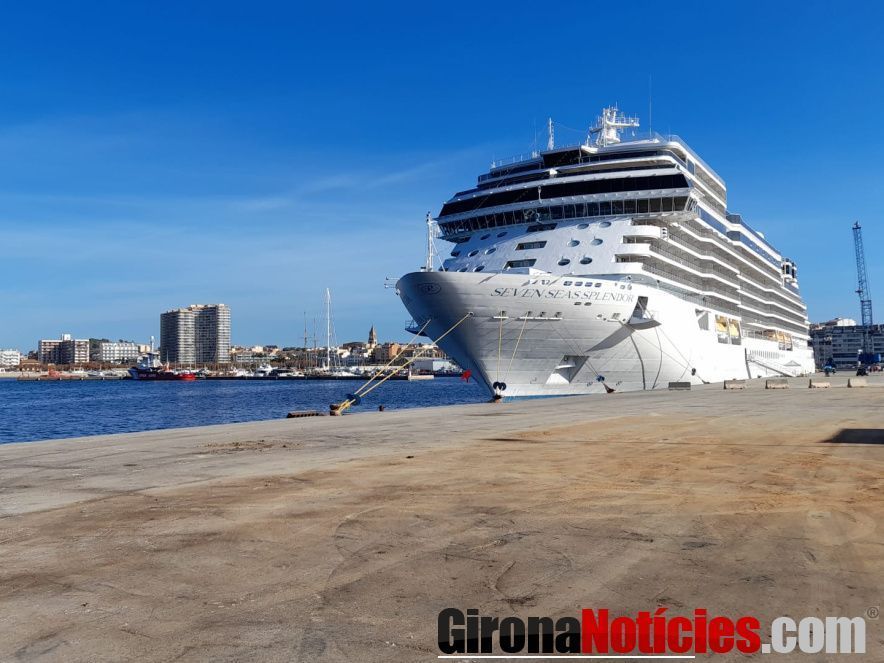 Seven Seas Splendor a Palamós 