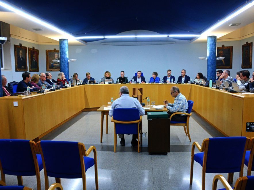 Ple ajuntament d'Olot