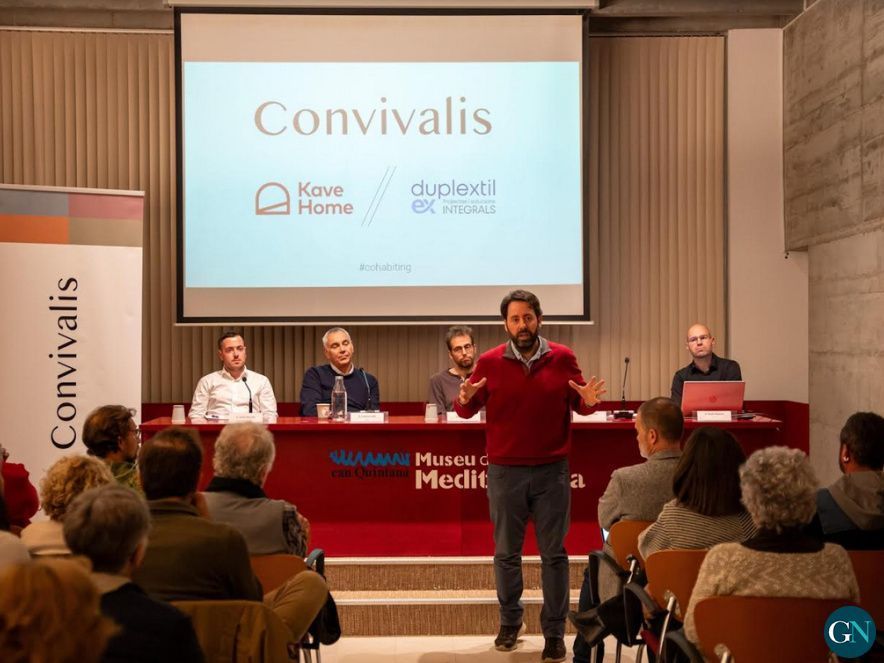 Manel Pretel Wilson, CEO de Convivalis, presenta el projecte de ‘cohabiting’ a Torroella de Montgrí 