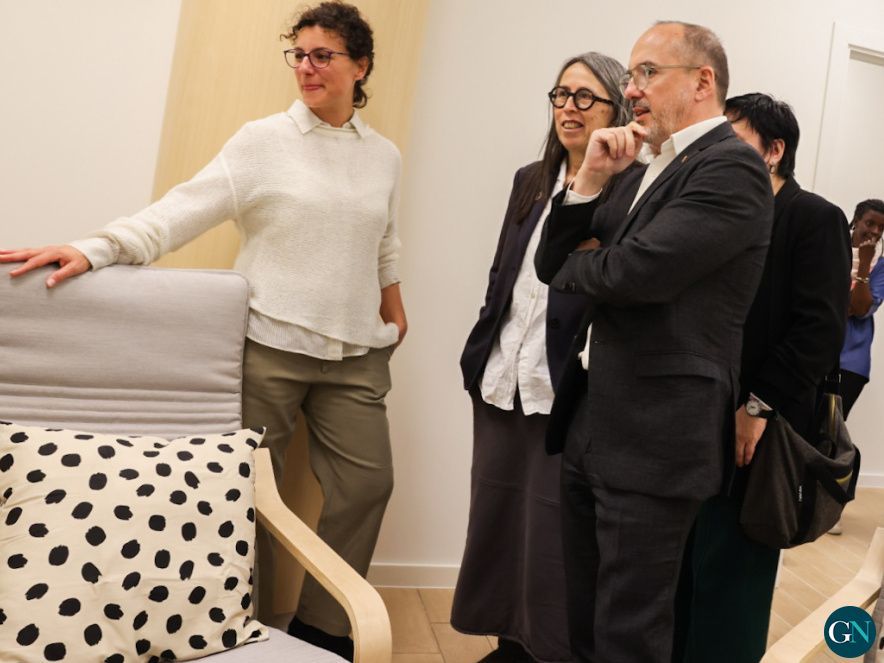 El conseller Carles Campuzano i la directora general de la DGAIA, Ester Cabanes, durant la visita