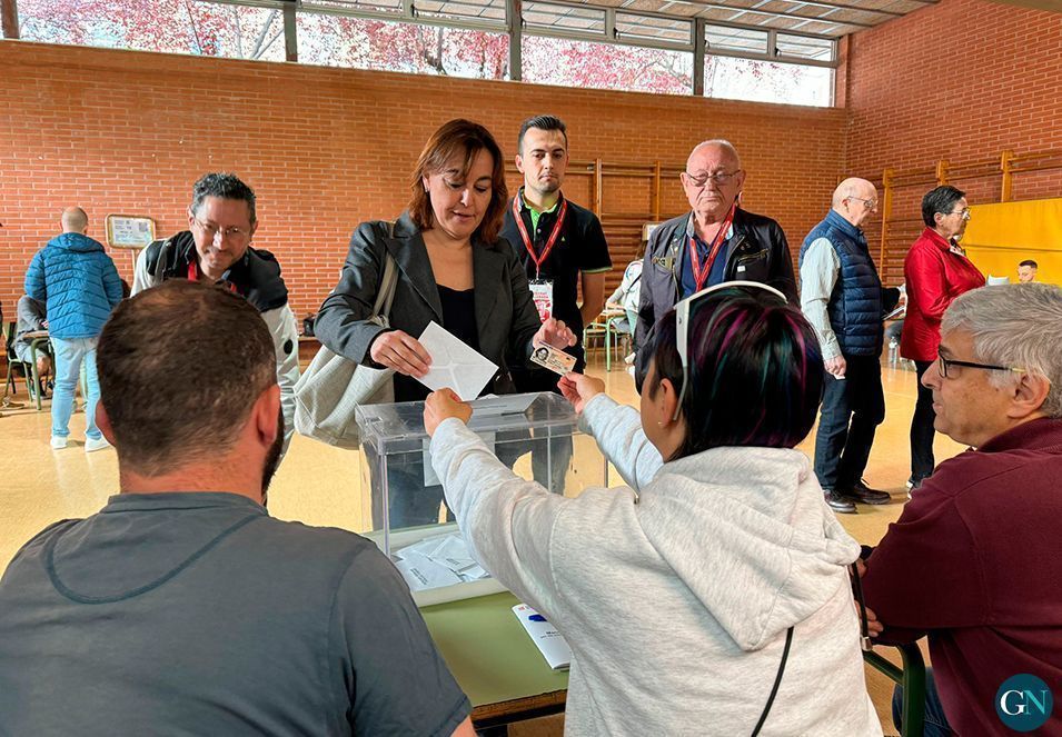 El PSC guanyaria el 12-M amb 37-40 escons seguit de Junts (33-36 ...