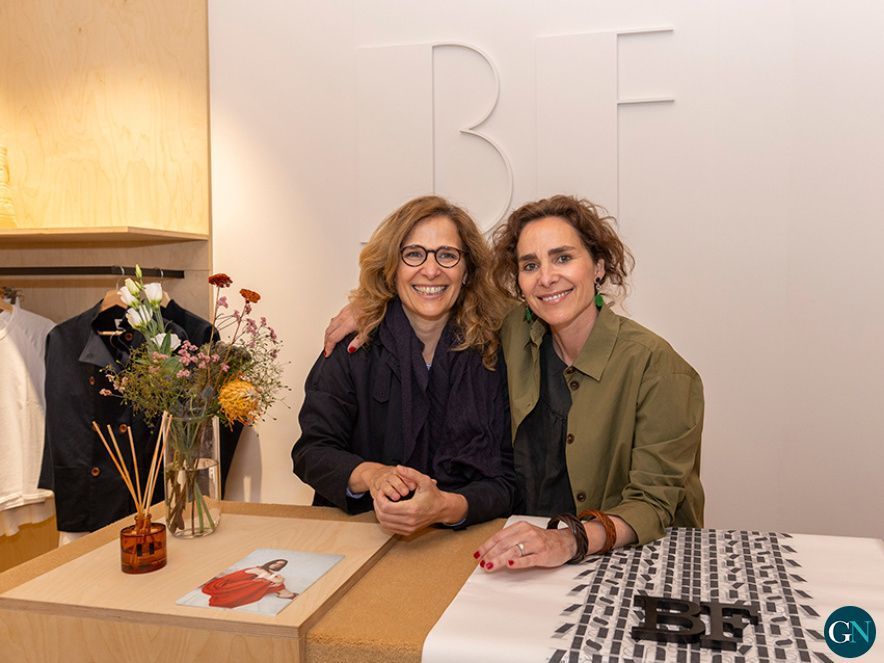 Les germanes Beatriz i Carlota Furest, les fundadores de la marca, a la botiga de Girona 