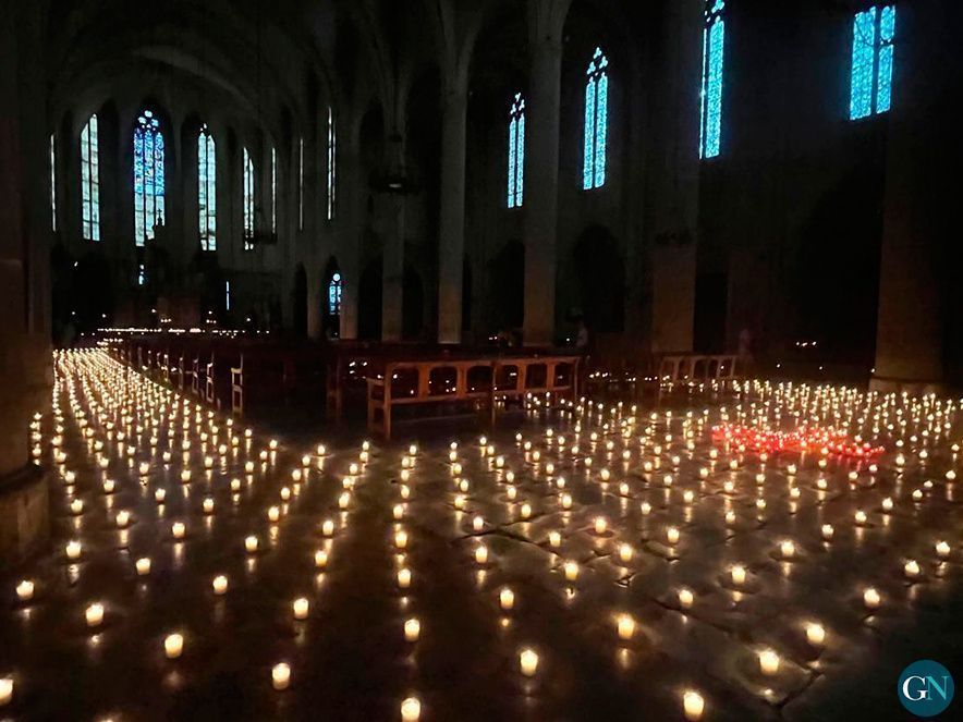 La Basílica de Santa Maria a Castelló d'Empúries s'il·lumina 