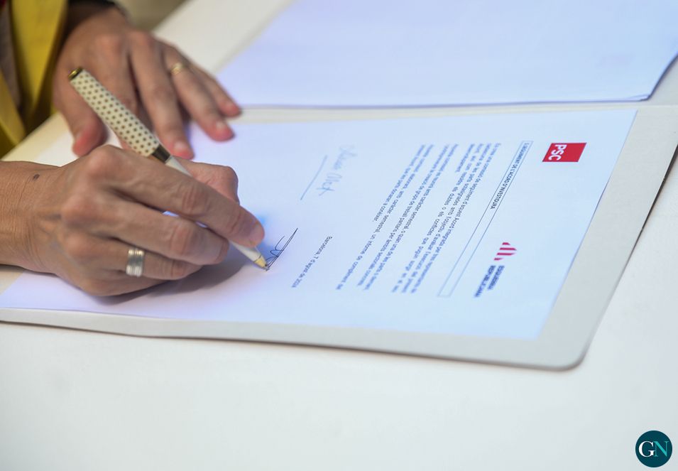 El PSC i ERC segellen el pacte per investir Salvador Illa