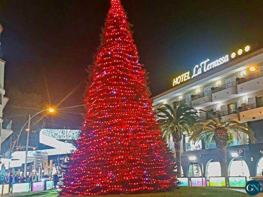 Platja d'Aro encén la decoració de Nadal - Maria Plaja / GN 