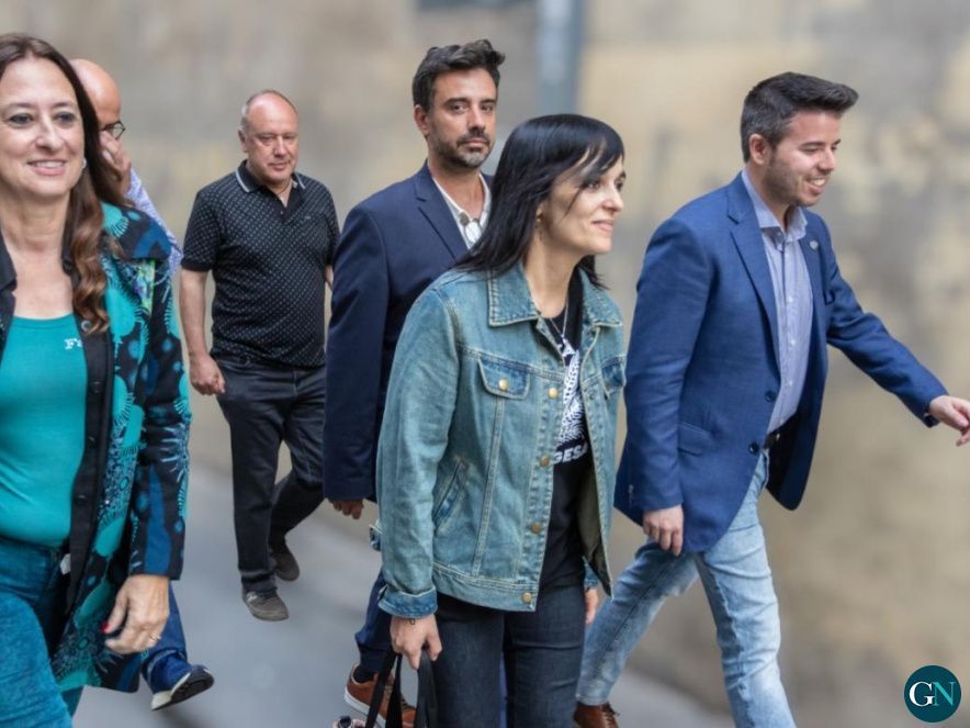 Oriol Gès i membres d'Aliança Catalana a Ripoll  / © Gironanoticies.com 