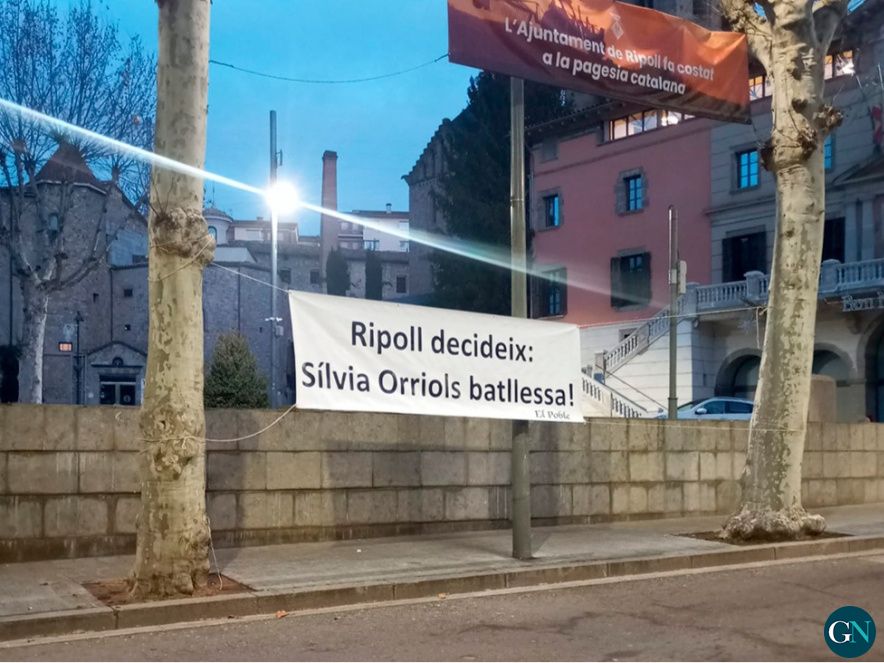 Pancarta a Ripoll