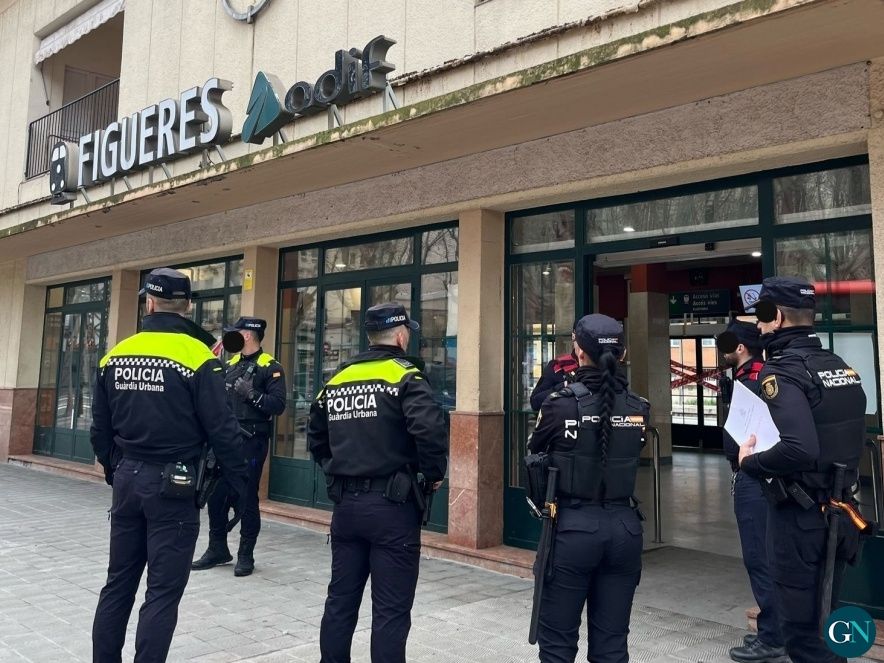 Dispositiu especial Policia Nacional , Mossos i Gàrdia Urbana / Aj.Figueres 