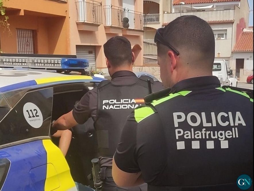 Policia Local i Policia Nacional a Palafrugell  