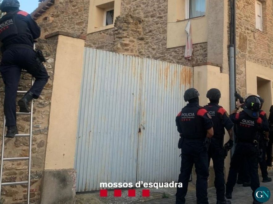 Mossos d'Esquadra  / GN 