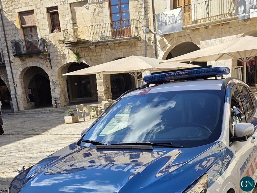 Mossos d'Esquadra a Besalú / © Gironanoticies.com 