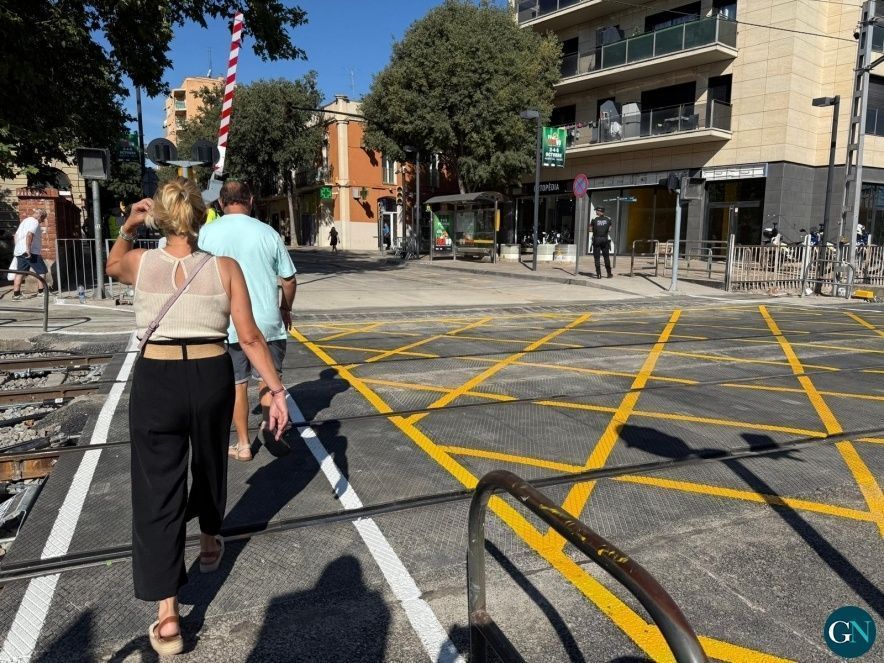 Pas a nivell de l’Avinguda Vilallonga de Figueres / Aj.Figueres 