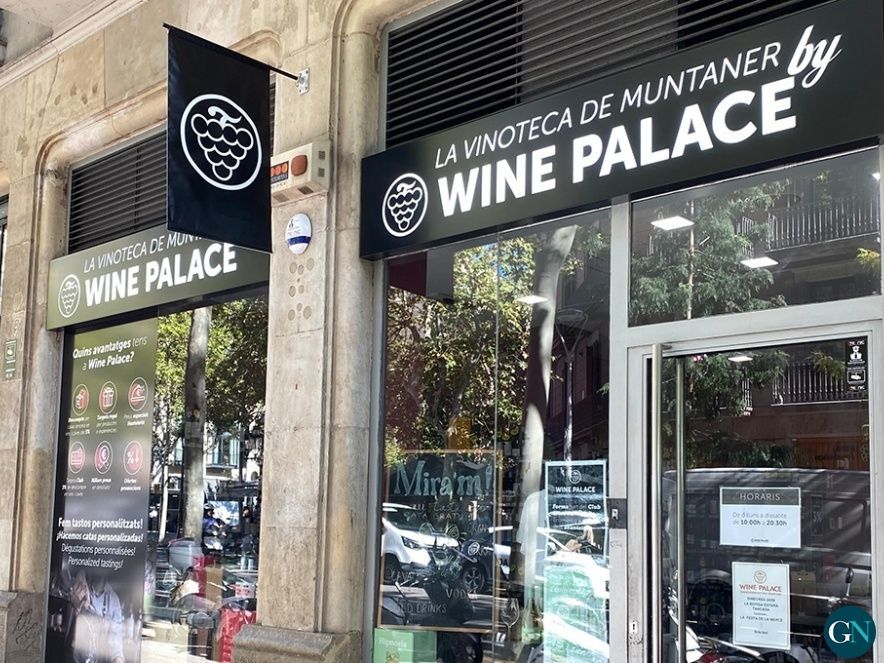 Vinoteca de Wine Palace al carrer Muntaner de Barcelona