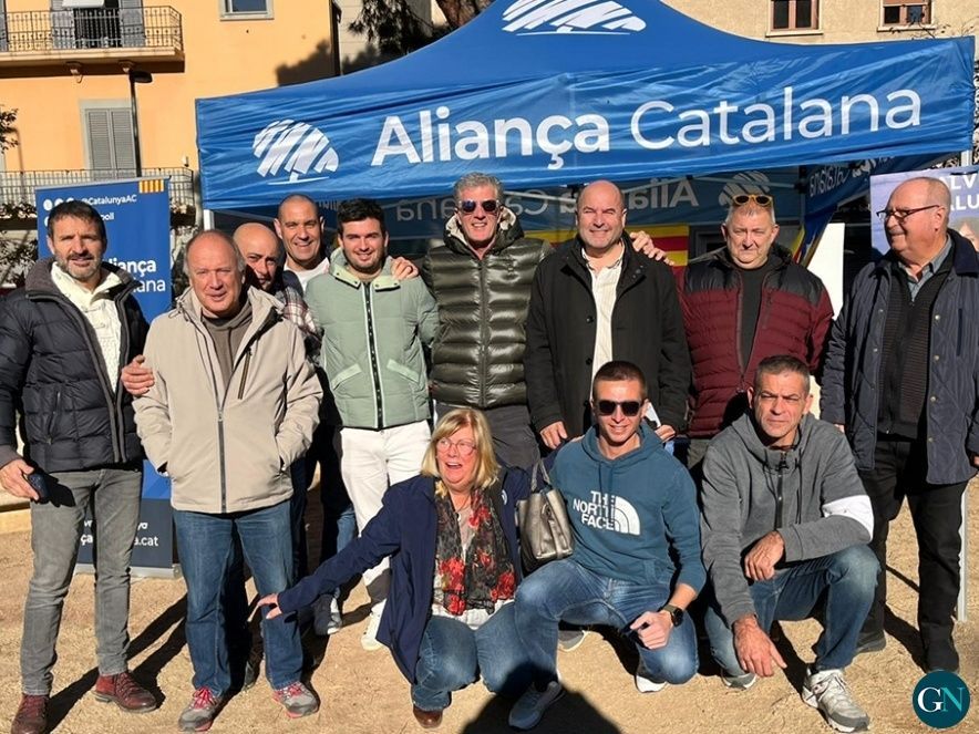 Parada informativa d'Aliança Catalana a Figueres / GN  
