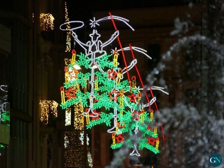Llums de Nadal dalinians / Aj.Figueres 
