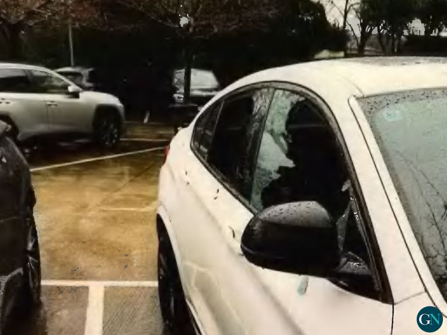 Un dela robatoris a interior de vehicle 