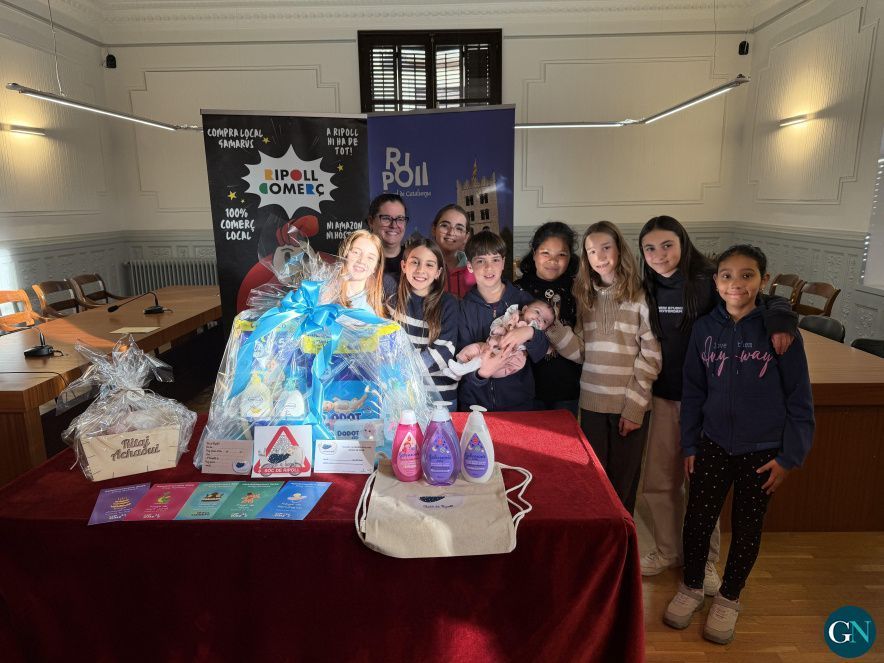 Entrega del lot nadó a la primera ripollesa 