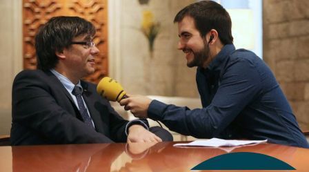 Ricard Ustrell sembla que es mengi Puigdemont amb la mirada