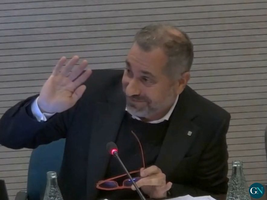 Joan Martín al Ple de l'Ajuntament de Salt 