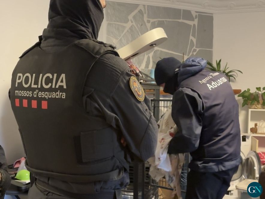 Mossos d'Esquadra i Vigilància Duanera de l’Agència Tributària a Girona 