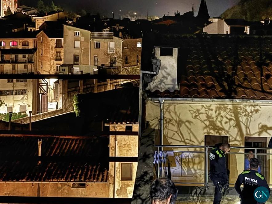 Pis ocupat il·legalment a Ripoll / Policia Local
