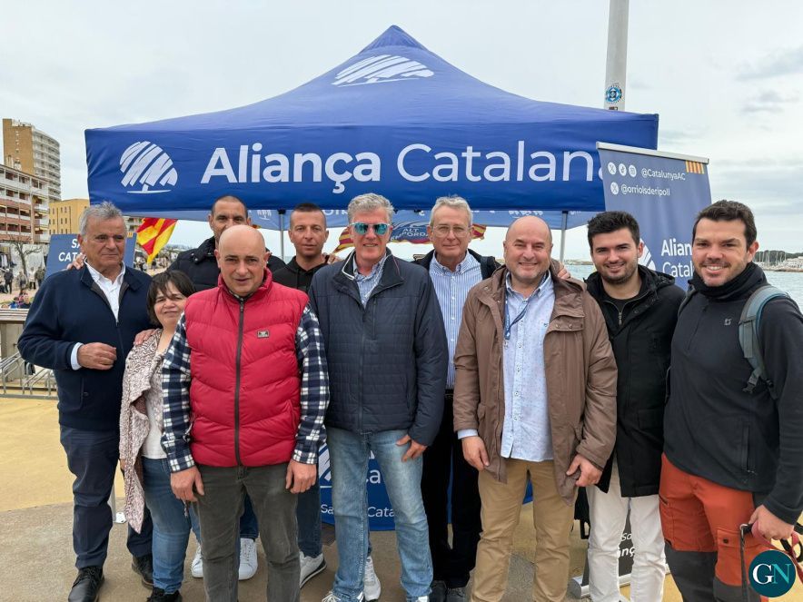Parada informativa d'Aliança Catalana a l'Escala  / GN 