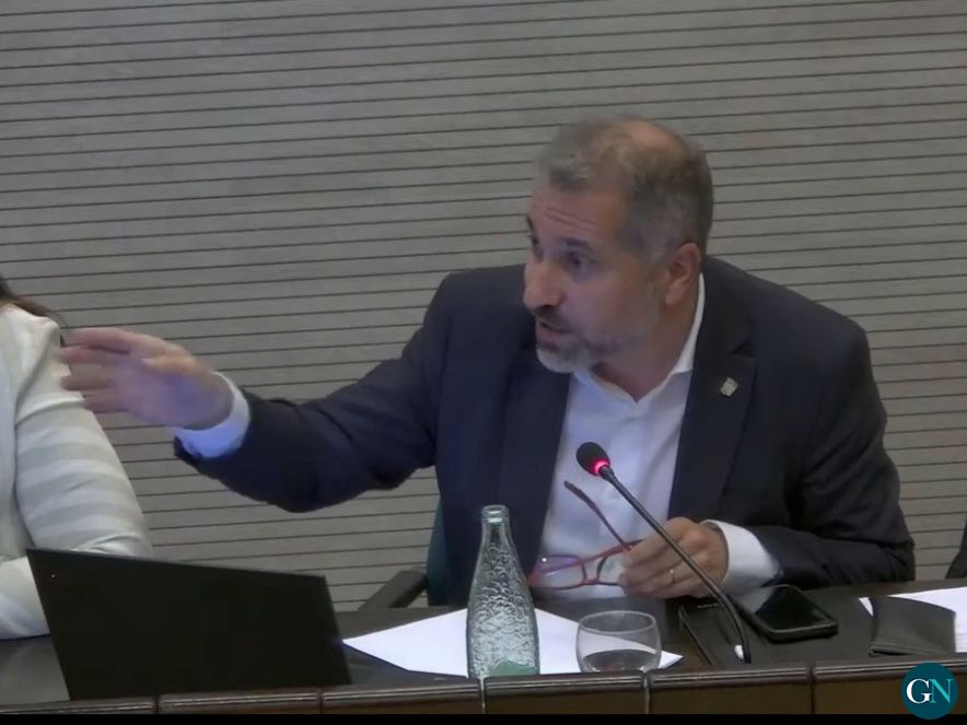 Joan Martín al Ple de l'Ajuntament de Salt 