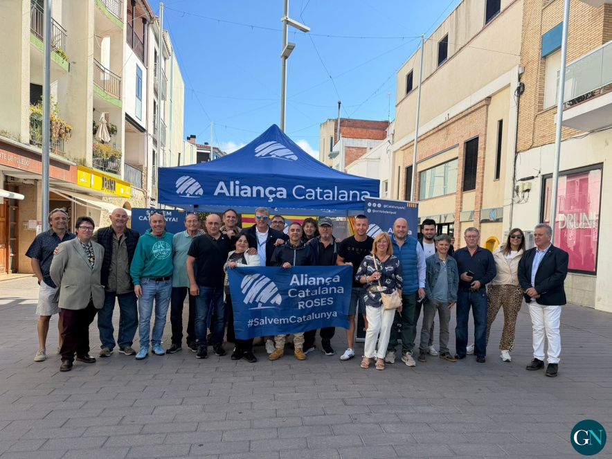 Parada informativa d'Aliança Catalana a Roses  / GN 