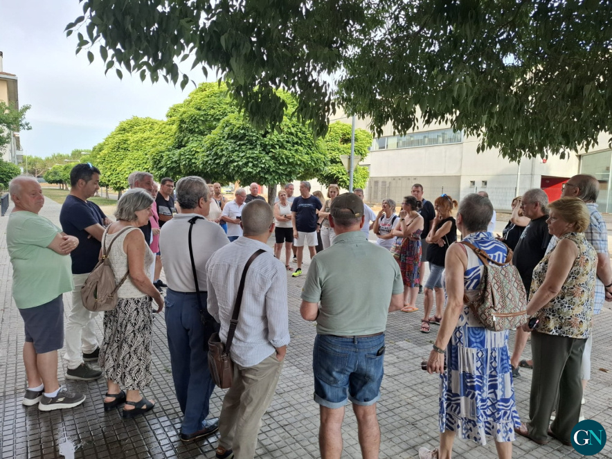 Concentració convocada per l'associació veïnal / GN  