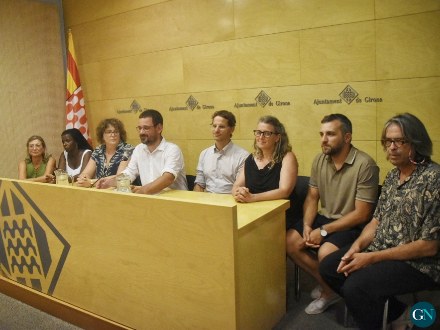 Roda de premsa a l'ajuntament de Girona de Guanyem (La Cup)  