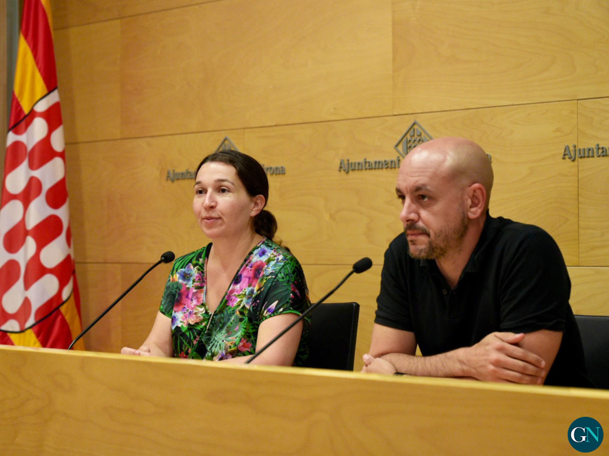 Els regidors del grup municipal PSC-Girona pel Canvi Bea Esporrín i Maxi Fuentes 