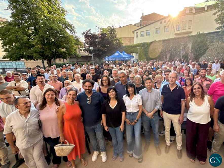 alt - Acte AC a Manlleu/ GN 