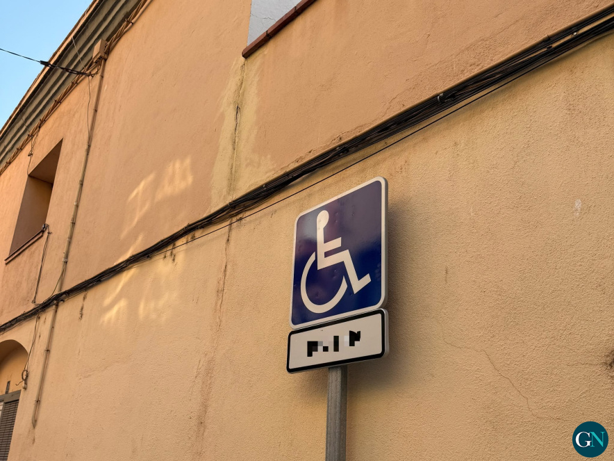alt - Places personalitzades per a persones amb mobilitat reduïda 