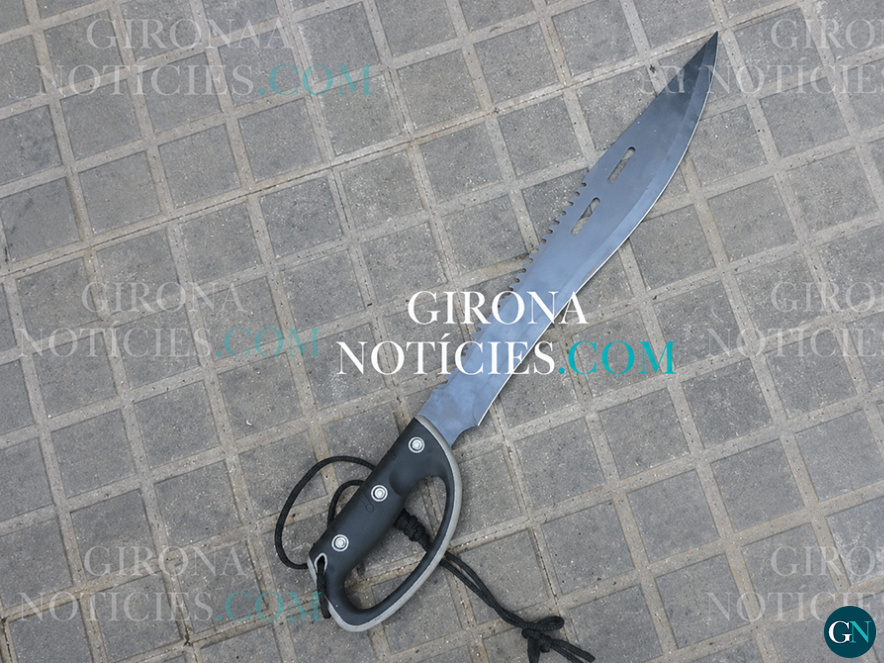 La catana, a la qual ha tingut accés GN, intervinguda per la policia  / © Gironanoticies.com 