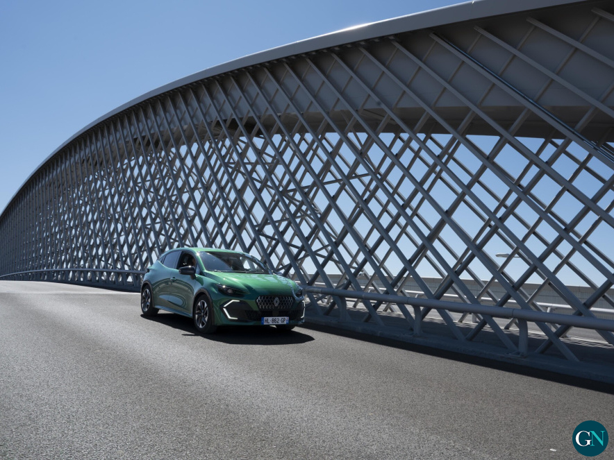 alt - Renault Clio VI 