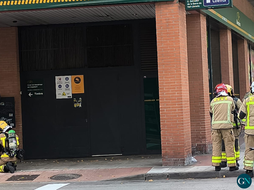 alt - Bombers al Bon Preu de Girona / © Gironanoticies.com 
