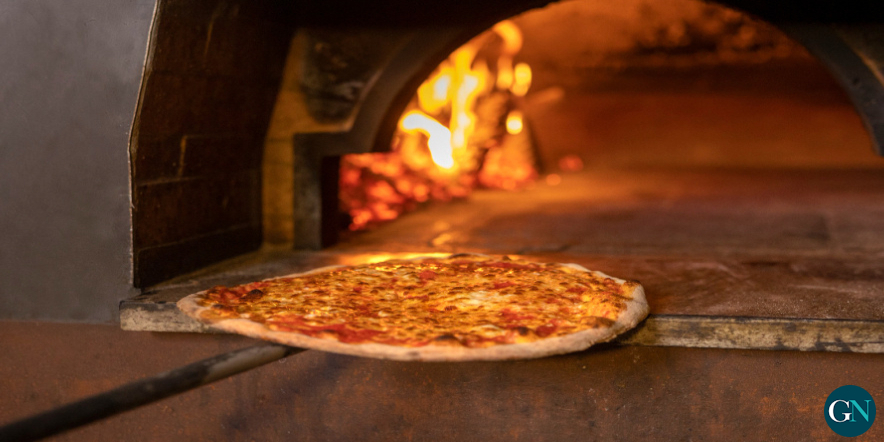 alt - La pizza italiana mantiene su lugar en las mesas españolas