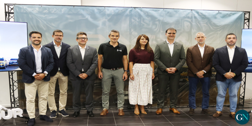 alt - Dacia despliega en Esplugues su ofensiva híbrida y eléctrica antes de llevar el ADN Tour a Olot