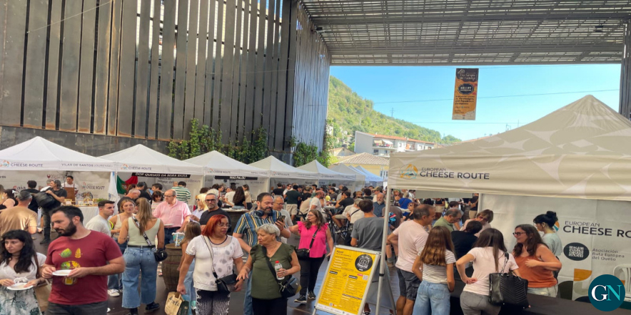 alt - Ripoll s’omple de gom a gom amb una Fira Europea del Formatge que ven 6.656 tiquets