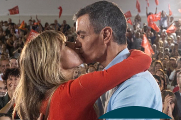 alt - Pedro Sánchez y la mujer imputada en un mitin 