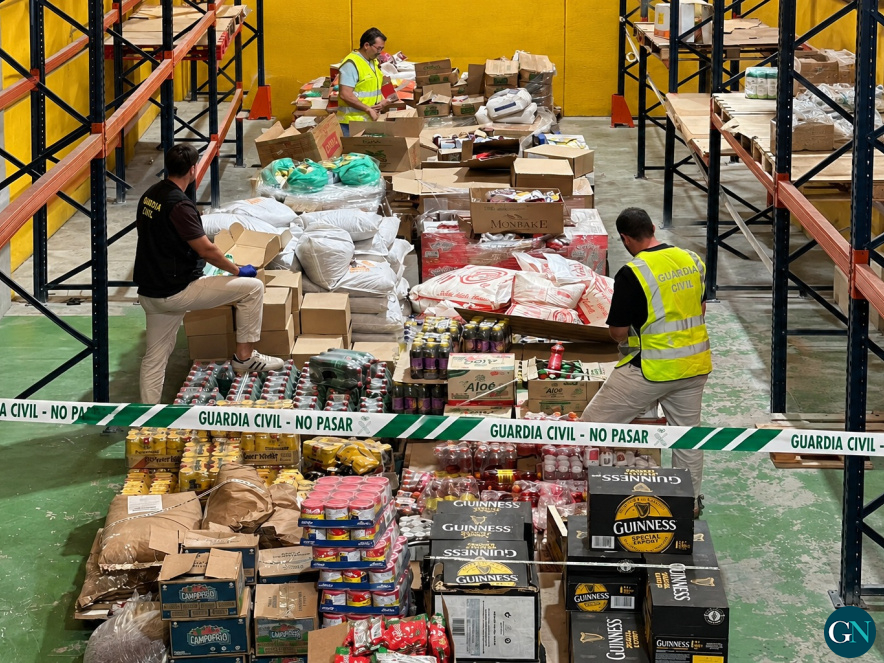 alt - La Guàrdia Civil immobilitza set tones d’aliments en dos magatzems majoristes de Girona 