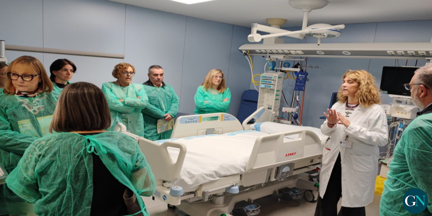 alt - El Trueta mostra a 60 ciutadans l’interior d’Urgències i de l’UCI