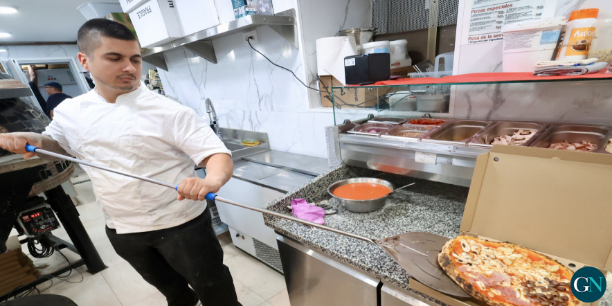 alt - Pizzeria 21 conquista Barcelona con el auténtico sabor de la pizza napolitana, música en directo y una inauguración por todo lo alto